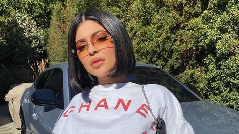 Kylie Short Hair, Kylie Jenner Bob, Kylie Jenner Chanel, Kylie Jenner Short Hair, Kylie Nails, Chanel Sweater, Elder Sister, Jennie Chanel, Ideas Photoshoot