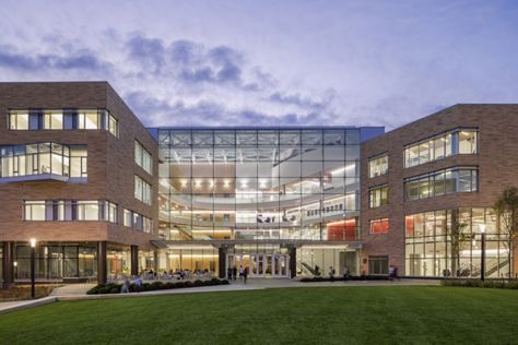 Large School Building, Dream School Design, Huge School Building, Dream School Building, Pretty School Building, Big School Building Aesthetic, Fancy School Building, Futuristic School Building, Big School Building