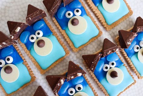 Whackadoo Bluey, Bluey Party Snacks, Bluey Biscuits, Bluey Snacks, Bluey Treats, Under The Sea Party Food, Disney Camp, Under The Sea Theme Party, Kids Birthday Treats