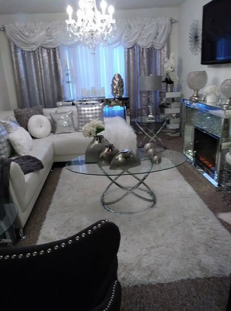 Small Living Room Glam Decor, Glam Small Living Room, Women Living Room Ideas, Boujee Apartment Living Room, Silver Living Room Decor, Cozy Grey Living Room, Living Room For Christmas, Silver Living Room, Girl Apartment Decor