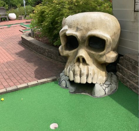 9 best mini-golf courses in the Pittsburgh region Halloween Mini Golf, Diy Putt Putt, Halloween Booth, Minature Golf, Golf Halloween, To Do Board, Golf Driving Range, Golf Games, Putt Putt Golf