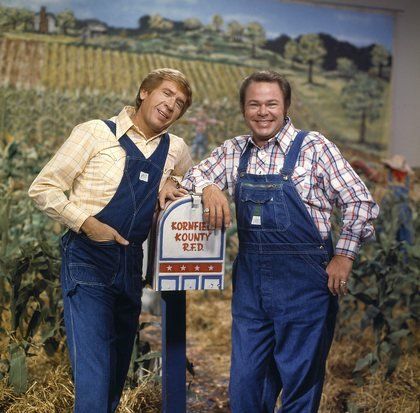 Hee Haw with Buck Owens and Roy Clark ~ Good, clean, corny fun and awesome a-pickin' and a-grinnin'. Hee Haw Show, Roy Clark, Buck Owens, Hee Haw, The Lone Ranger, Classic Television, Tv Time, Great Tv Shows, Old Shows