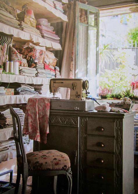 Sewing Room. This is much better organization. Mine looks like a tornado hit it. Vintage Sewing Rooms, Sewing Room Inspiration, Victoria Magazine, Sewing Spaces, Sewing Room Design, Sewing Room Decor, Craft Room Design, Deco Originale, My Sewing Room