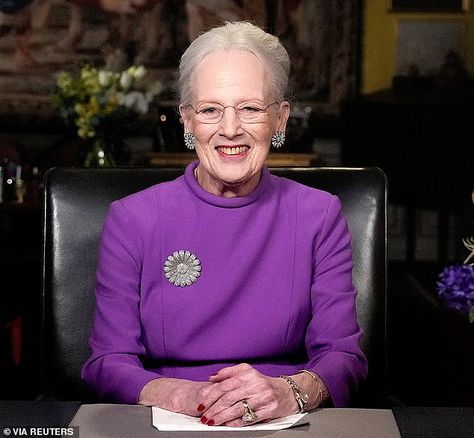 'Queen Mary' takes centre stage! Danish Prince Frederik's Aussie-born wife shines as the royal family turn out for annual New Year's dinner a day after reigning Queen Margrethe abdicated 'to put her wayward son on the throne and save his marriage' | Daily Mail Online Danish Prince, Mary Donaldson, Prince Frederik Of Denmark, Danish Royalty, Queen Margrethe Ii, Royal Colors, Danish Royal Family, Danish Royals, Instagram Family