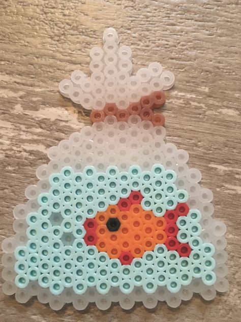 Peeler Bead Magnets, Cute Perler Bead Ideas Kawaii, Melt Beads Patterns, Hamma Beads Ideas, Easy Perler Bead Patterns, Melty Bead Patterns, Pearl Beads Pattern, Easy Perler Beads Ideas, Fuse Bead Patterns