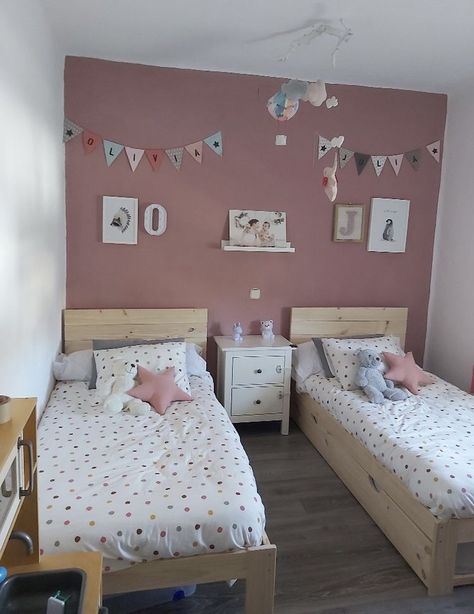 Toddler Sisters Bedroom Ideas, Wallpaper For Girls Bedroom, Ideas For Girls Bedroom, Sisters Bedroom Ideas, Sisters Bedroom, Lover Bedroom, Twin Girl Bedrooms, Kids Bedroom Furniture Design, Sister Bedroom