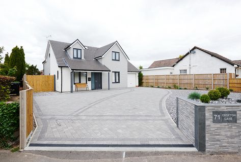 Transform Your Driveway Entrance With Grey Block Paving Driveway Design Ideas, Grey Block Paving, Paving Driveway, Block Paving Driveway, Driveway Blocks, Land Scaping, Modern Driveway, Driveway Entrance, Driveway Design