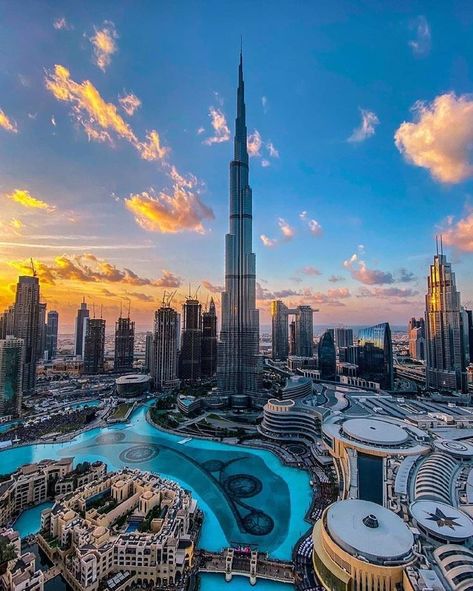 Burj Khalifa Photography, Luxury Resort Hotels, Dubai Tourism, Dubai Architecture, Dubai Vacation, Dubai Aesthetic, Dubai Tour, Dream Vacations Destinations, Dubai City