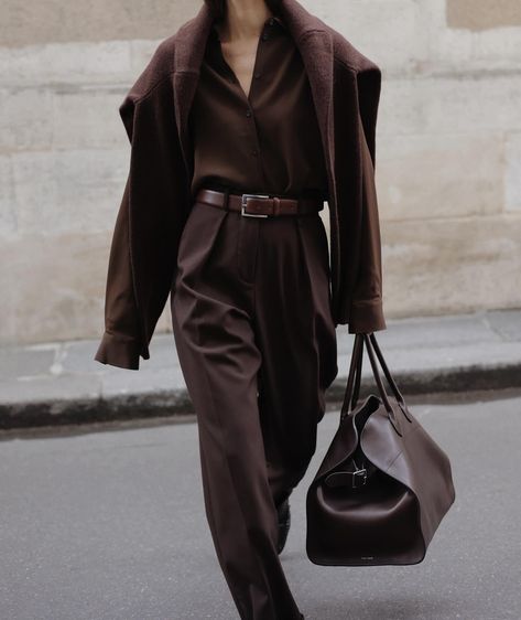 Brown Chocolate Monochrome Outfit, Full Brown Outfit, Dark Brown Outfits For Women, Fits Inspiration, Monochromatic Outfit, Monochrome Outfit, Brown Outfit, Full Look, Winter Aesthetic