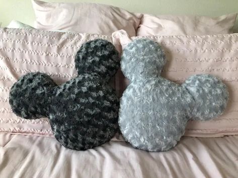 Adult Disney Bedroom, Mickey Mouse Nursery, Mickey Mouse Bedroom, Crochet Mickey Mouse, Disney Pillows, Disney Room, Mickey Theme, Disney Bedding, Disney Room Decor