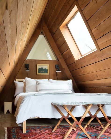 A-Frame Addicts on Instagram: “All I need is a room with slanted walls 😍 FOLLOW US @aframeaddicts 📷: @tiny_talo •• •• •• •• •• #aframe #aframeallday #aframecabin…” A Frame Bedroom, A-frame Interior, Rustic Tiny House, Bed Nook, A Frame Cabins, Bedroom Frames, Cabin Bedroom, A Frame House Plans, A Frame Cabin