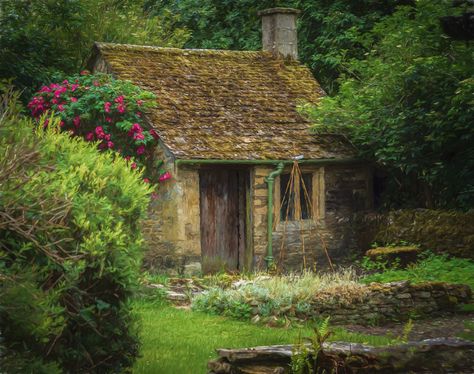 Cottages In Scotland, Small Stone Cottage, Cottages England, Cottages Scotland, Arlington Row, Cotswolds Cottage, Fairytale House, Stone Cottages, Stone Garden