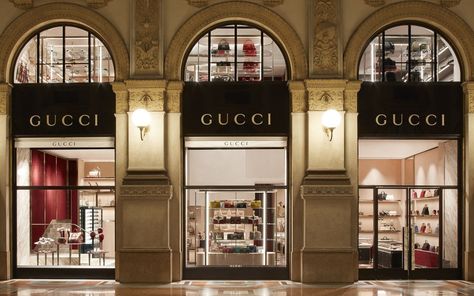 After the pandemic, Kering's new strategy is exclusivity at any cost Gucci Outlet, Outlet Mall, Neon Room, Gucci Store, Gucci Brand, Fur Clothing, Store Design Interior, Store Interior, Outlet Store