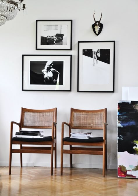 Less really is more. This arrangement of 3 black & white photos on a white wall is clean, crisp and elegant in its simple design. Picture Arrangements, Framed Pictures, Decoration Inspiration, Price Range, Inspiration Wall, Design Diy, New Wall, My New Room, Decor Interior Design