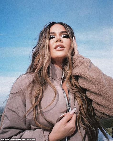 Khloe Kardashian Show, Edgy Jacket, Khloe Kardashian Style, Khloe Kardashian Photos, Khloe K, Kloe Kardashian, Khloé Kardashian, Tristan Thompson, Keeping Up With The Kardashians