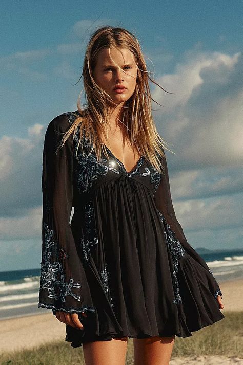 embroidered Black Western Outfit, Dresses With Cowboy Boots, Roll Dress, Dresses Sundresses, Concert Dresses, Long Sleeve Boho Dress, Nashville Outfits, Edgy Chic, Babydoll Style