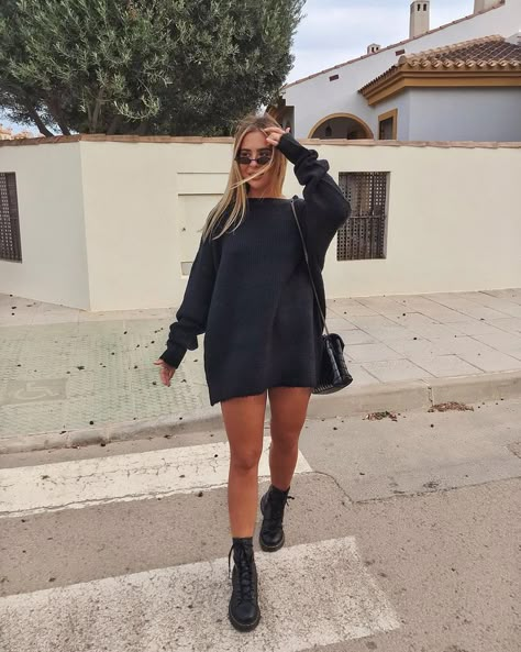 Sweater Dress and Combat Boots #boots #combatboots #lastyle #streetstyle Dress And Boots, Doc Martens Outfit, Urban Wear Women, Pinterest Fashion, All Black Outfit, Mode Inspo, Looks Style, Asheville, Street Styles