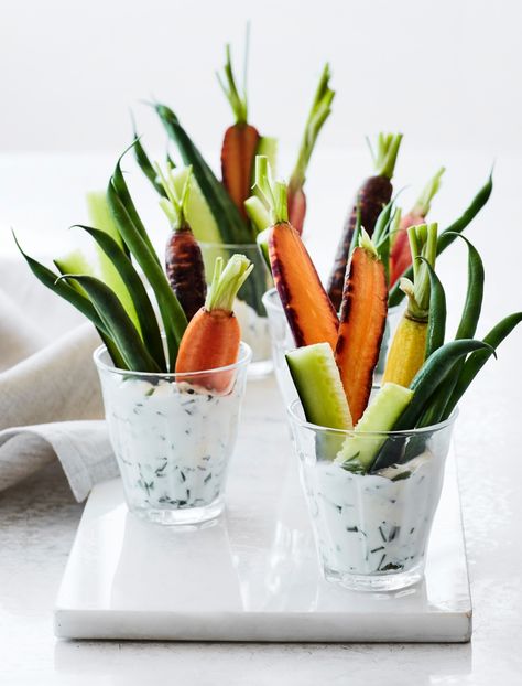 Crudités with Chive Crème Fraîche | Crisp, colorful vegetables make a light, refreshing Thanksgiving starter. Blanch the green beans just until crisp-tender, so they retain their bright green color. A great make-ahead dish! Thanksgiving Starters, Creamed Cucumbers, New Year's Eve Appetizers, Colorful Vegetables, Glass Vases, Williams Sonoma, Appetizer Snacks, Finger Foods, Green Beans