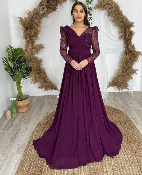 Purple Simple Gown, Gown For Marriage Function, Zapheira Dress, Gorgette Gowns Western, Full Sleeve Gowns Indian, Designer Sleeves For Gowns, Full Frock Designs For Women Wedding, One Piece Long Dress Design, Gwon Petan Women