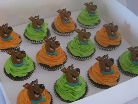 Scooby Doo Cupcakes, Scooby Doo Theme, Scooby Doo Birthday Cake, Scooby Doo Birthday, Scooby Doo Cake, Alice In Wonderland Props, Scooby Doo Birthday Party, Birthday Party At Park, Theme Cupcakes