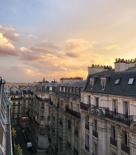 French Asethic, Scenic Photos, Paris Aesthetic, European Summer, City Aesthetic, Pretty Places, South Of France, Travel Aesthetic, Beautiful Views