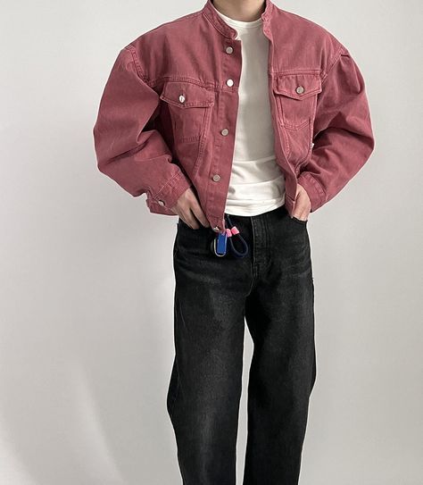 Cropped Denim Jacket Men, Cropped Denim Jacket Outfit Men, Cropped Jacket Outfit Men, Cropped Jacket Men, Mens Thrift Fashion, Streets Of Seoul, Look 80s, Minimal Streetwear, Boxy Jacket