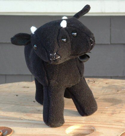 Goat Plush, Goat Toys, Creepy Stuffed Animals, Creepy Toys, Doll Plushies, Baby Goat, Sewing Stuffed Animals, Toys Dolls, Baby Goats