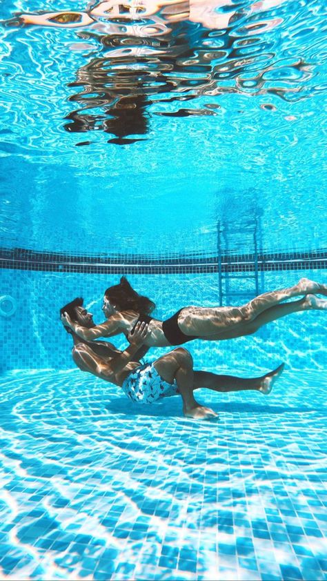 Couple Swimming, Swimming Pool Pictures, Anastasia Movie, Pool Poses, Underwater Painting, Pool Picture, Stylish Couple, Photo Projects, Old Money Aesthetic