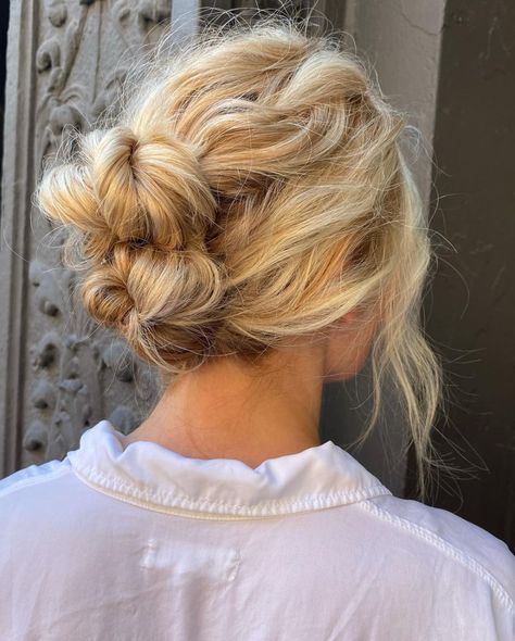 Loose Curly Updo, Big Updo, Pin Straight Hair, Knot Ponytail, Curl Enhancer, Double Buns, Wedding Hairstyles Medium Length, Classic Updo, Wedding Hair Up