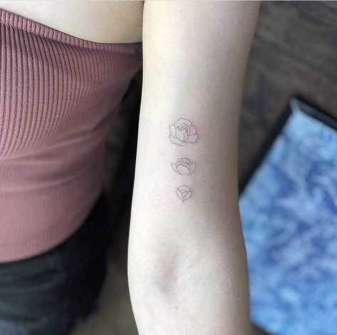 Word Tattoos On Arm, Bloom Tattoo, Chic Tattoo, Flower Wrist Tattoos, Forearm Tattoo Design, Upper Arm Tattoos, Flower Tattoo Arm, Cute Small Tattoos, Line Art Tattoos