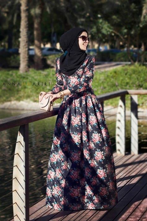 Muslim Dresses, Hijab Look, Islamic Dress, Hijabi Style, Muslim Dress, Hijabi Outfits, Maxi Styles, Outfit Trends, Hijabi Fashion