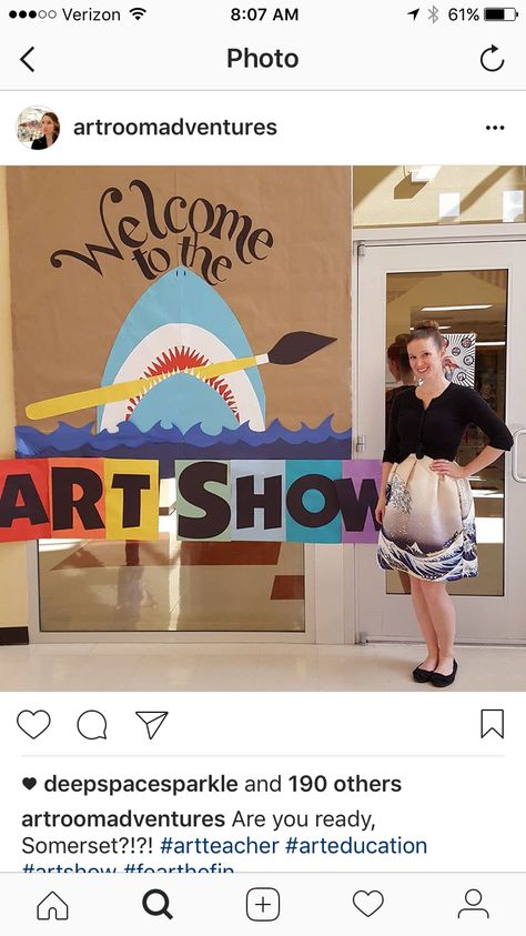 Art Show Idea Art Show Sign Ideas, Art Show Decorations School, Art Showcase Ideas, Art Show Display Ideas School, Art Show School, Art Show Elementary, Art Show Decor, Art Show Themes Elementary, Art Show Preschool Ideas