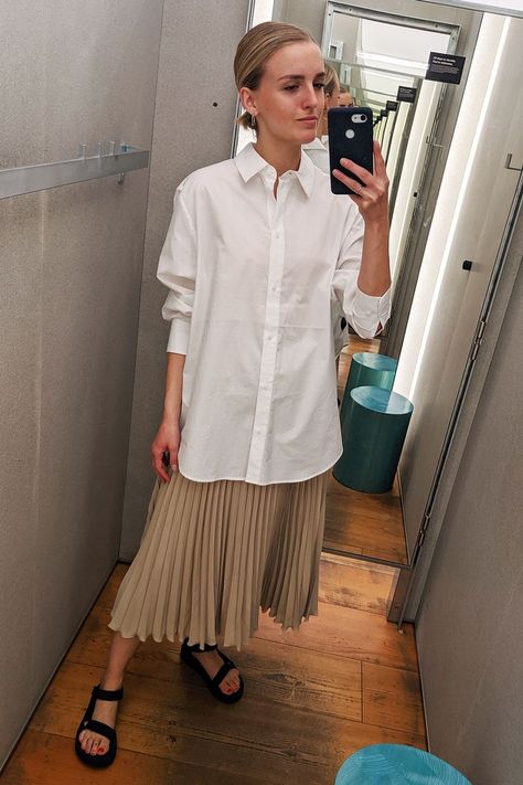 Summer Pieces, Wrap Shirt Dress, Summer Items, Skirt Outfit, 가을 패션, High Fashion Street Style, Mode Inspiration, Spring Summer Outfits, Minimal Fashion