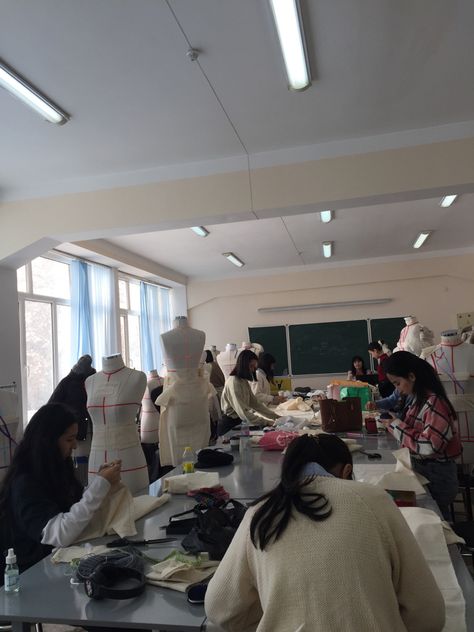 fashion school, aesthetic. Job In Fashion Aesthetic, Modeling School Aesthetic, Paris Fashion Designer Aesthetic, Fashion Design College Aesthetic, Fashion Design Major Aesthetic, Fashion Carrer Aesthetic, Fashion Student Aesthetic Study, Fashion Studies Aesthetic, Fashion School Vision Board