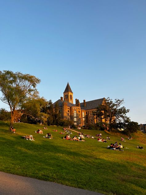 Ivy College, Ivy League Aesthetic, Cornell College, Campus Aesthetic, Ivy League Colleges, Harvard Yale, Ivy League Universities, College Vision Board, Picnic Dinner