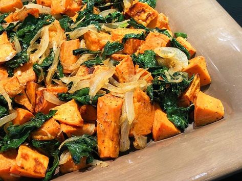 Sweet Potatoes And Kale, Red Sweet Potato, Potatoes And Kale, Fried Kale, Sweet Potato Patties, Celery Recipes, Baked Kale, How To Cook Kale, Sweet Potato Kale