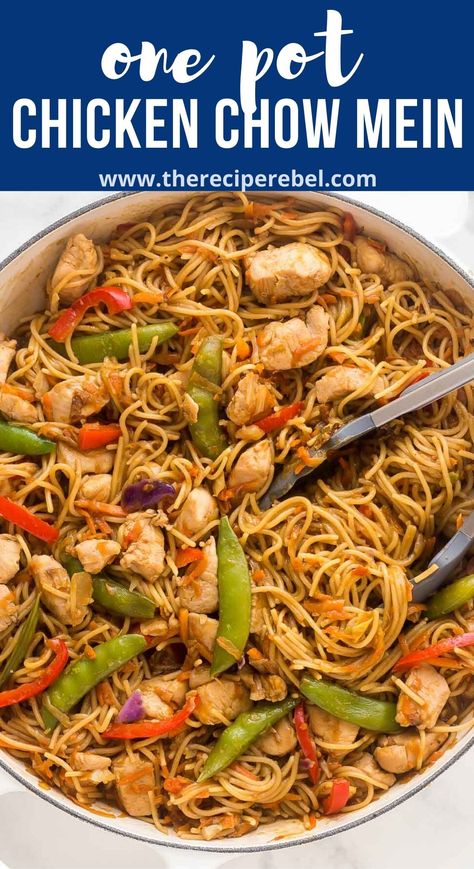 This One Pot Chicken Chow Mein is a fast and healthy dinner the whole family will love! Loaded with juicy chicken, bell peppers, cabbage, peas and carrots, it's ready in about 30 minutes! #pasta #dinner | easy dinner ideas | pasta recipes | one pot pasta | one pan | easy recipes Instant Pot Recipes Fast And Easy, One Pot Chicken Chow Mein, One Pot Supper Ideas, One Pot Chicken And Noodles Recipe, Healthy Dinner Recipes Noodles, Chicken Pasta Stir Fry Recipes, 1 Pot Recipes, Dinner Recipes With Carrots, Easy One Pot Chicken Recipes