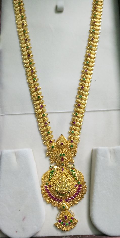 Long Haram Designs Indian Gold Latest, Long Haram Gold Jewellery Designs, Long Haram Designs, Gold Jewellery Aesthetic, Necklace Designs Gold, Indian Gold Necklace, Gold Haram Designs, Pretty Gold Necklaces, Indian Gold Necklace Designs