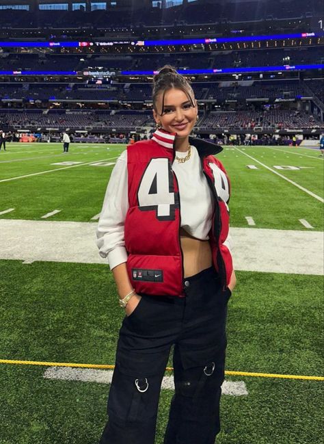 Football Sunday Outfit, Kyle Juszczyk, Nfl Wives, Brittany Mahomes, 49ers Outfit, 49ers Game, Commencement Speech, Custom Jacket, Football Outfits