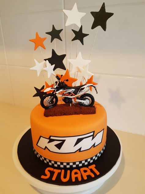 Ktm Birthday Cake, Ktm Cake, Bolo Motocross, Tire Cake, Bike Cakes, Ktm 300, Half Birthday, Bike Pic, 14th Birthday