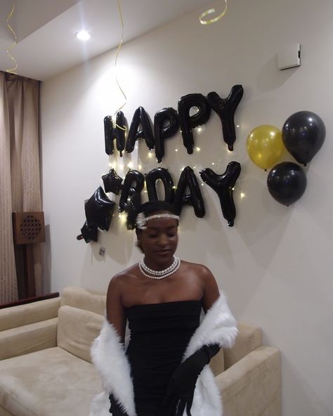 Roaring 20s🎂✨ Bougie Party, 20s Party Theme, Bad And Bougie, 20s Party, 30th Bday, Roaring 20s, Quick Saves, Roaring Twenties