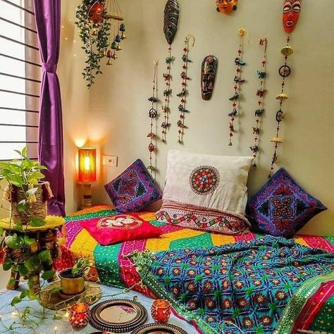 Small Indian Bedroom Decor, Balcony Ideas On A Budget, Bed Design Ideas, Colorful Room Decor, Indian Bedroom Decor, Indian Room Decor, Indian Room, Colourful Living Room Decor, Indian Bedroom