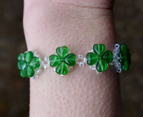 Four Leaf Clover Bracelet by FeynaSkydancer on DeviantArt Beaded Clover, Four Leaf Clover Bracelet, Craft Market, Clover Bracelet, Craft Markets, Four Leaves, Four Leaf, Leaf Clover, Beaded Jewelry Diy