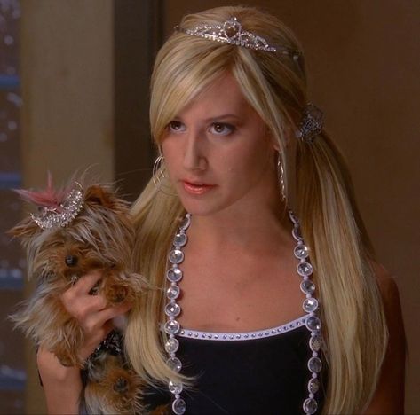 sharpay evans Sharpey Evans Costume, Sharpy Evans Aesthetic, Sharpay Evans, Mean Girls Aesthetic, High School Musical 2, Outfits 2000s, Y2k Party, Ashley Tisdale, Fantasias Halloween