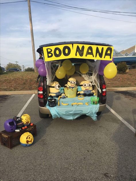 Trunk Or Treat Ideas Truck, Jeep Trunk Or Treats, Jeep Trunk, Halloween Trunk Or Treat Ideas, Easy Trunk Or Treat Ideas, Easy Trunk Or Treat, Daycare Center Ideas, Halloween Movie Night Party, Trunker Treat Ideas