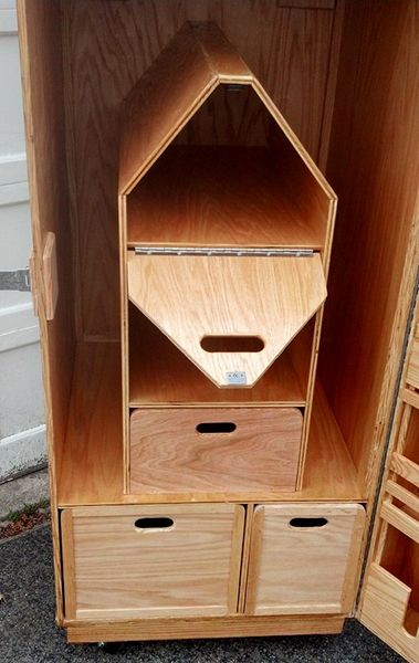 Diy Tack Locker, Horse Tack Boxes, Tack Locker, Tack Room Organization, Horse Tack Diy, Horse Tack Rooms, Equestrian Tack, Saddle Stand, Tack Trunk