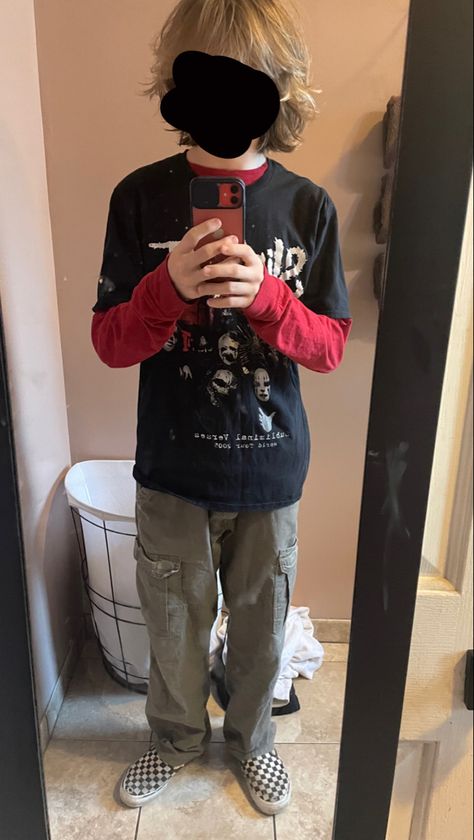 Skater Style Boy, Emo Skater Boys, Slipknot Outfits, Scene Boy Outfit, Emo Skater Boy, Skater Boys Fashion, Skater Outfits Men, Skater Boy Clothes, Grunge Skater Boy