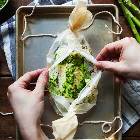 En Papillote Recipes, Papillote Recipes, Steam Seafood, Potatoes And Asparagus, Potatoes Asparagus, Slow Cooker Stew, Steamed Fish, Herb Sauce, Food Obsession