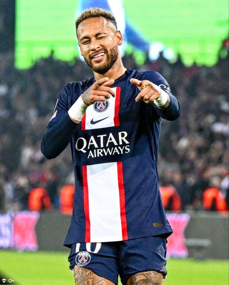 Neymar Dance, Football Brazil, Handsome Football Players, Neymar Vs, Neymar Hot, Brazil Football Team, Samba Dance, Neymar Psg, Neymar Jr Wallpapers