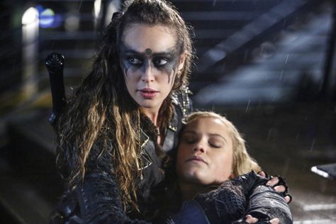 Best Dystopian TV Shows: 'The 100' Lexa E Clarke, The 100 Poster, Commander Lexa, The 100 Characters, Lexa Y Clarke, Alycia Jasmin Debnam Carey, Clarke And Lexa, Lexa The 100, Alycia Jasmin